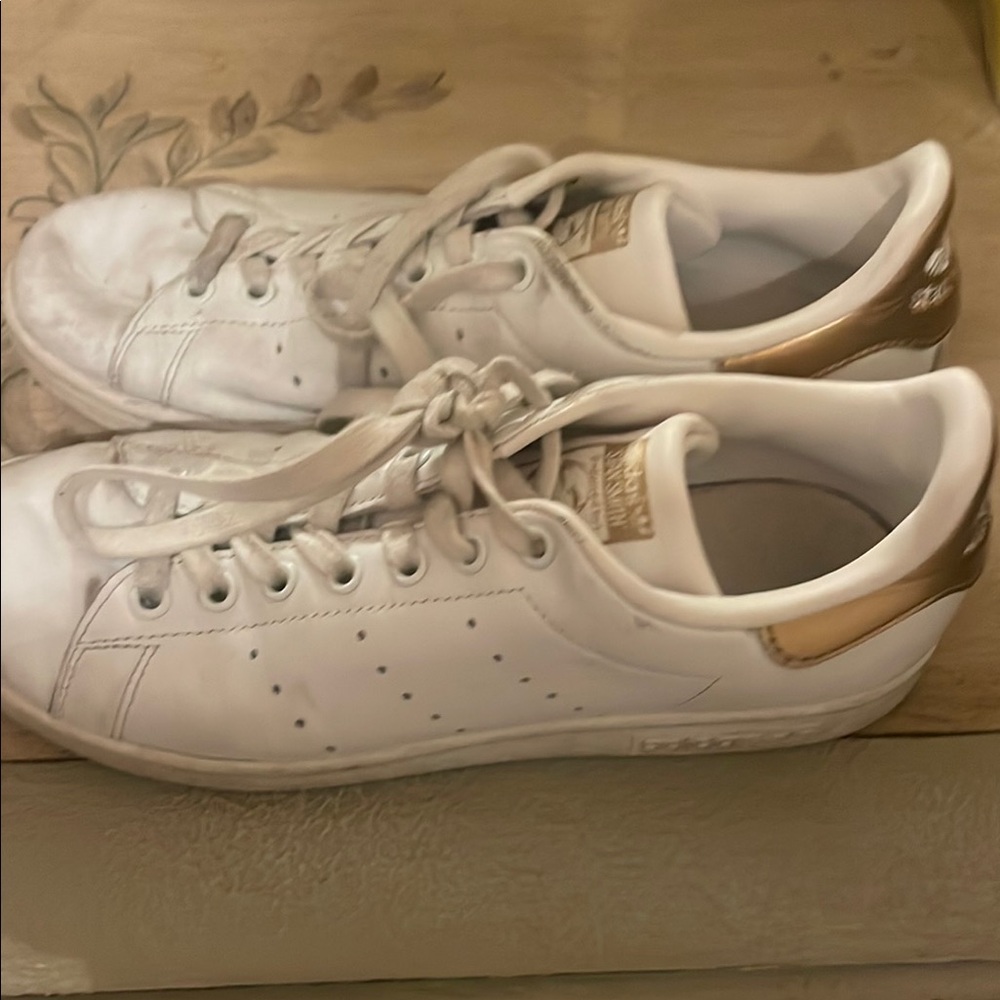 Adidas White and Gold Sneakers Stan Smith size 8 women’s